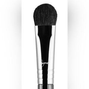 Sigma Beauty - E50 LARGE FLUFF BRUSH - CLASSIC